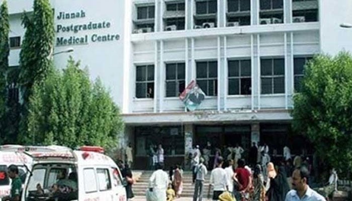 جناح اسپتال میں دو طلبہ تنظیموں  میں تصادم، 8 افراد زخمی