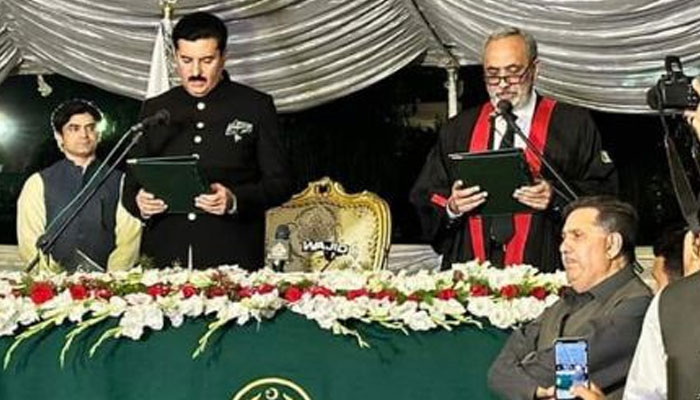 فیصل کنڈی نے گورنر KP کا حلف اٹھالیا، پنجاب اور بلوچستان میں بھی گورنر تقرری، صدر نے منظوری دیدی