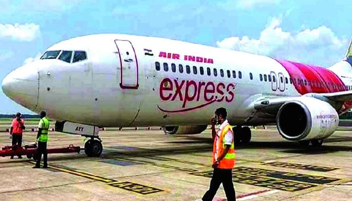 بھارتی ایئر لائن کے عملے کی اچانک بیماری کا بتا کر چھٹی، فون بھی بند