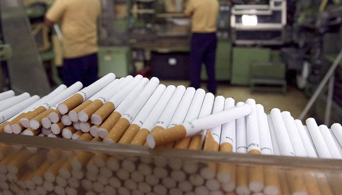 سگریٹ انڈسٹری میں ٹیکس چوری سے سالانہ 300 ارب روپے سے زائد کا نقصان