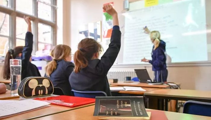 9 سال سے کم عمر بچوں کیلئے سیکس کی تعلیم پر پابندی کا منصوبہ