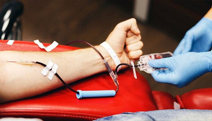 مریضوں کو آلودہ خون کی فراہمی اسکینڈل، 27000 افراد ہیپاٹائٹس کا شکار ہوگئے