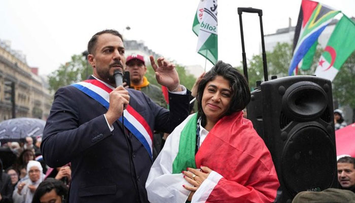فلسطین پرچم  لہرانا غزہ میں قتل عام کے خلاف احتجاج تھا، فرانسیسی رکن پارلیمنٹ
