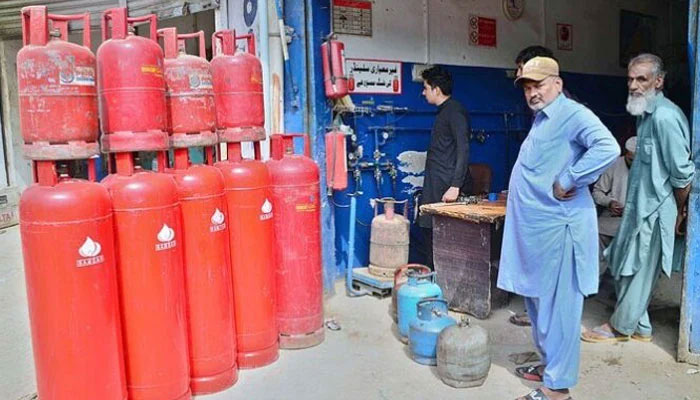 حیدرآباد، رہائشی علاقوں میں ایل پی جی کی 53 غیرقانونی سلنڈر دکانوں کا انکشاف