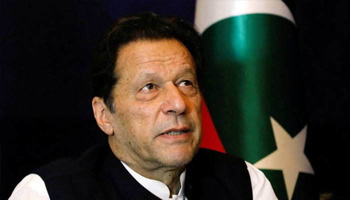 عمران خان کو غیر معینہ مدت کیلئے جیل میں رکھنے کے آپشنز، نیب توشہ خانہ دوم ریفرنس دائر کرنے کیلئے درست وقت کا منتظر