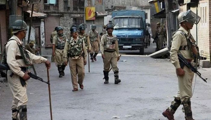 مقبوضہ کشمیر میں قابض فوج کی دہشتگردی، 2 کشمیری شہید، 20 گرفتار