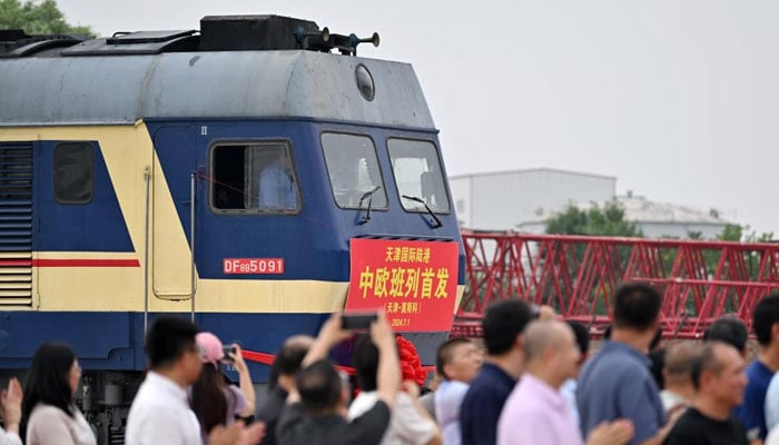 چین، یورپ مال بردار ٹرین سروس کا باضابطہ آغاز، پہلی کارگو ٹرین ماسکو کیلئے روانہ