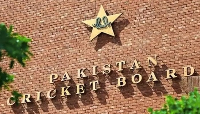 12 پاکستانی کرکٹرز کو غیر ملکی لیگز کھیلنے کیلئے این او سی جاری