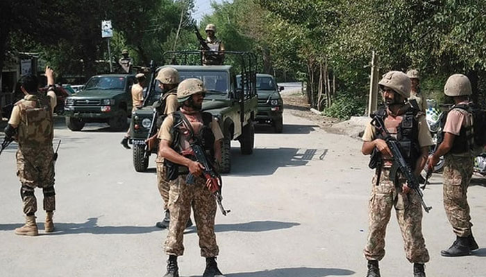 پشاور: فورسز کا آپریشن، کمانڈر عبدالرحیم سمیت 3 دہشتگرد ہلاک، 4 جوان شہید