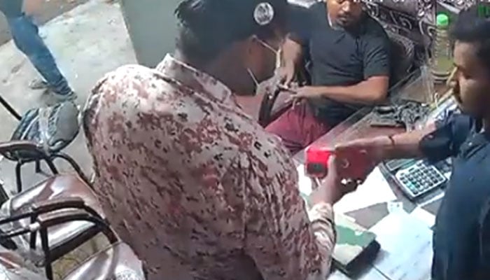 گلشن اقبال، پکوان سینٹر میں لوٹ مار کے واقعہ کا مقدمہ درج