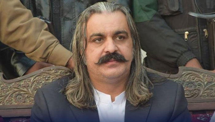 اپنے آپکو سرکاری ادارے سے منسلک کرنیوالے مسلح عناصر جہاں ہوں، گرفتار کیا جائے، وزیر اعلیٰ گنڈاپور