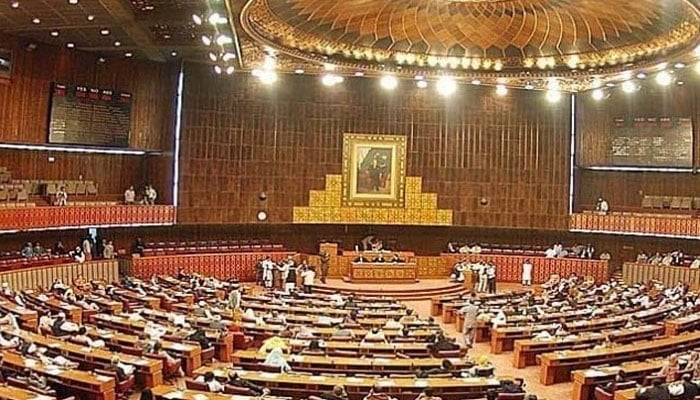الیکشن ایکٹ میں ترمیم پارلیمنٹ، عدلیہ محاذ آرائی کا عملی آغاز، تجزیہ کار
