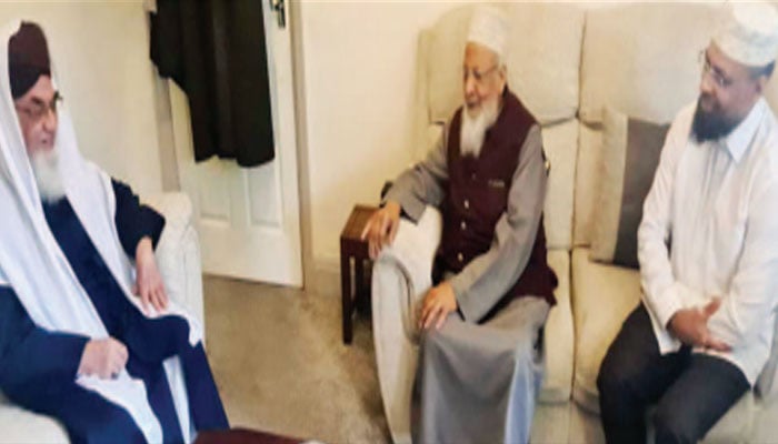 علامہ مقصود قادری کی علامہ قمر الزمان اعظمی سے ملاقات اور عیادت