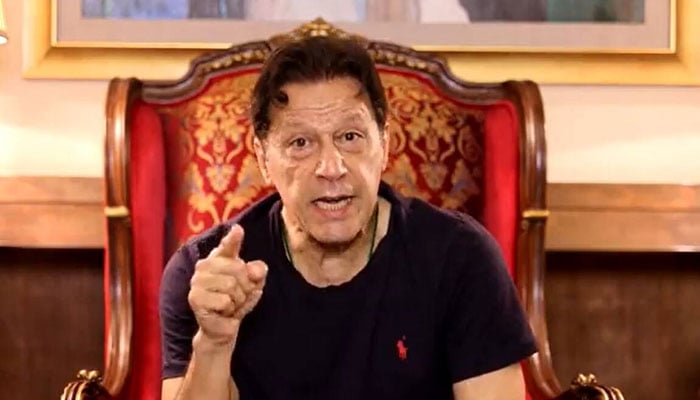 پارٹی میں لڑائی ختم نہیں ہورہی، جو چلے گئے واپس نہیں لوں گا، عمران خان