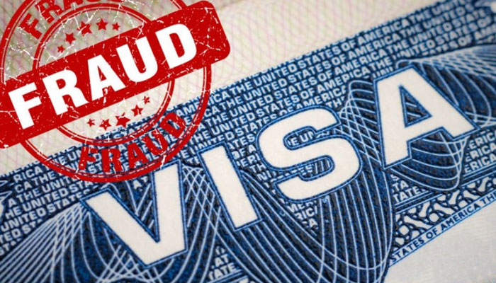 برطانیہ میں نوکری کا فراڈ، ہزاروں طالب علم عالمی گروہ کو ویزا دستاویزات فراڈ میں لاکھوں پونڈ دے چکے