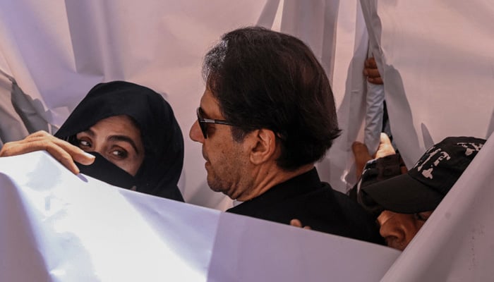 توشہ خانہIIریفرنس، عمران و بشریٰ پر پھر فرد جرم نہ ہو سکی