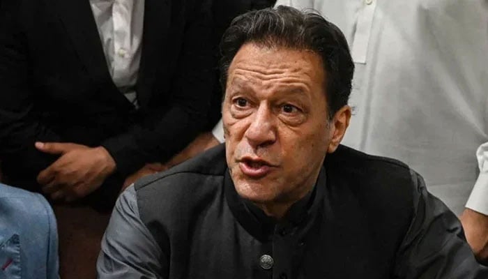 عمران خان کی کمر کے نچلے حصے میں درد، آرتھو پیڈک سرجن نے جیل میں طبی معائنہ کیا