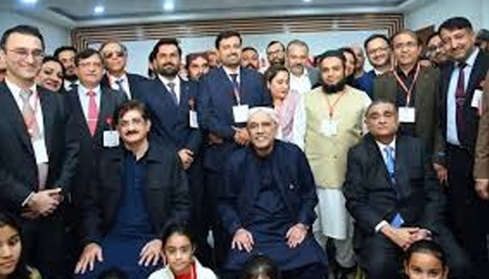 انڈیا سے اچھے خاندان ہجرت کرکے آئے، محنت کی، کارکردگی دکھائی، زرداری