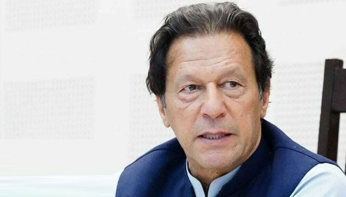 عمران کی مذاکرات میں تحریری مطالبات پیش کرنے کی اجازت، پی ٹی آئی والے 40 دن سے فہرست تیار کررہے ہیں، کہتے ہیں چند گھنٹوں میں جواب دیں ورنہ بات ختم، عرفان صدیقی