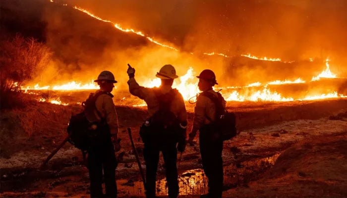 لاس اینجلس آتشزدگی، ہلاکتیں 24 ہوگئیں، آگ مزید بھڑکنے کے خدشات