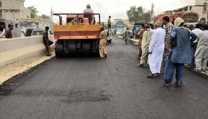 گلبرگ ٹاؤن میں سڑکوں کی تعمیر