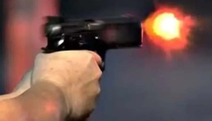 اسٹیل ٹاؤن، فلیٹ میں فائرنگ سے پولیس اہلکار جاں بحق، اہلیہ زخمی