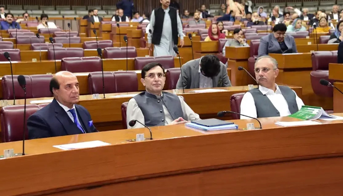 تنخواہوں میں اضافہ، مطالبہ کرنیوالے اپوزیشن کے نام سامنے آگئے