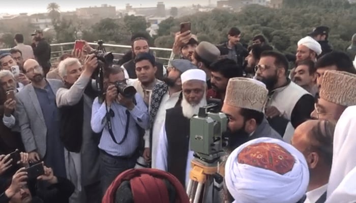 رمضان کا چاند دیکھنے کیلئے مرکزی رویت ہلال کمیٹی کا اجلاس پشاور میں بلانے کا فیصلہ