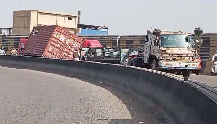 کراچی ٹرانسپورٹ اتحاد کی شہر میں بڑھتے ہوئے ٹریفک حادثات پر تشویش