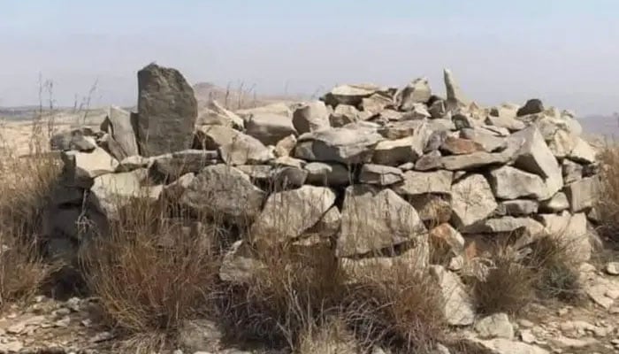 ’’کتے کی قبر‘‘ تاریخی مقام، دو صوبوں کے مابین ملکیتی دعوے پر نیا تنازع