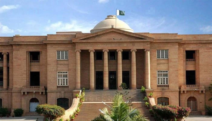صوبے کے چیف ایگزیکٹو کہتے ہیں عدالتوں میں کیسز زیر التوا ہیں، ہائیکورٹ