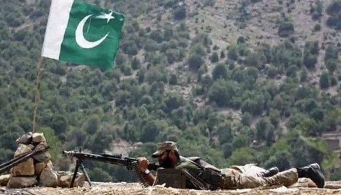 سرحدوں پر 8 ویں روز بھی فائرنگ کا تبادلہ، پاک فوج کی جنگی مشقیں جاری