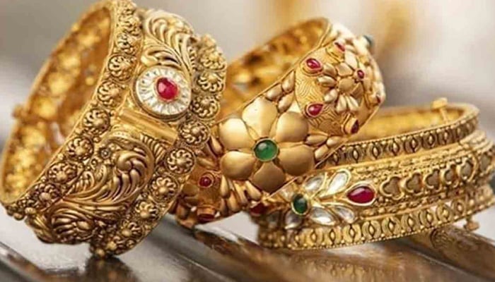 گولڈ مارکیٹ: سونا فی تولہ 6100 روپے مہنگا