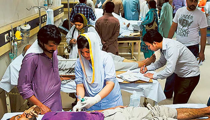 سندھ حکومت نے تمام سرکاری اسپتالوں میں ایمرجنسی نافذ کر دی، عملے کی چھٹیاں منسوخ