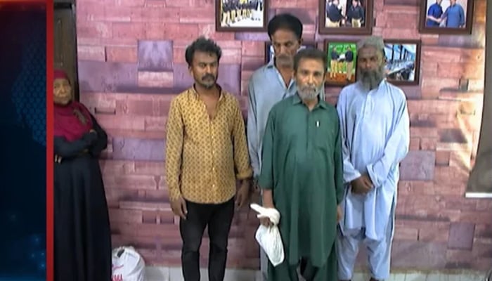 زمان ٹاؤن، لڑکیوں کی فروخت میں ملوث دو خواتین سمیت 5 رکنی گروہ گرفتار