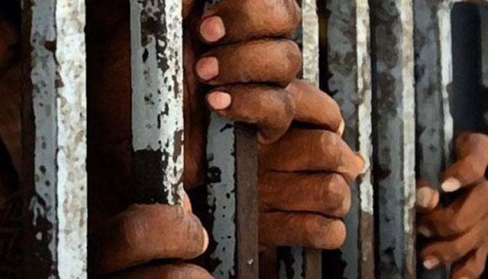 منگھوپیر، مبینہ مقابلے کے بعد 3 اسٹریٹ کریمنل گرفتار، اسلحہ برآمد