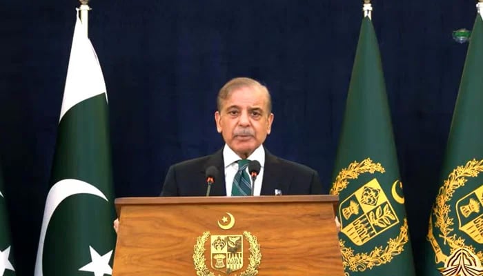 قوم کو فتح مبارک، مذاکرات کا راستہ اپنایا جائے، کامل یقین ہے کشمیر اور آبی تنازعات سمیت تمام مسائل بات چیت سے حل ہونگے، وزیراعظم، افواج کو خراج تحسین