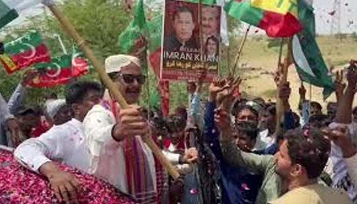 پی ٹی آئی کے تحت پاکستان زندہ آباد ریلی