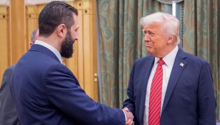 تاریخ رقم، ٹرمپ کی شامی صدر سے ملاقات، قطر کو 2 سو ارب ڈالر کے طیارے فروخت کرنے کا معاہدہ