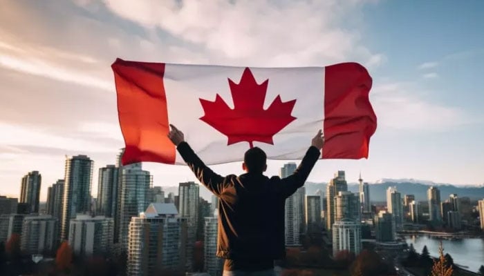 کینیڈا نے نئی وزیٹر ویزا پالیسی پر عمل درآمد شروع کر دیا
