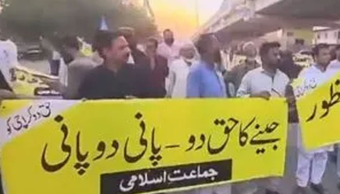 شہر کی 12 اہم شاہراہوں و واٹر ہائیڈرینٹ پر جماعت اسلامی کے مظاہرے