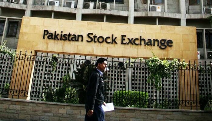 اسٹاک مارکیٹ، کاروباری ہفتے کے اختتام پر رجحان میں تبدیلی، 313 پوائنٹس کی کمی