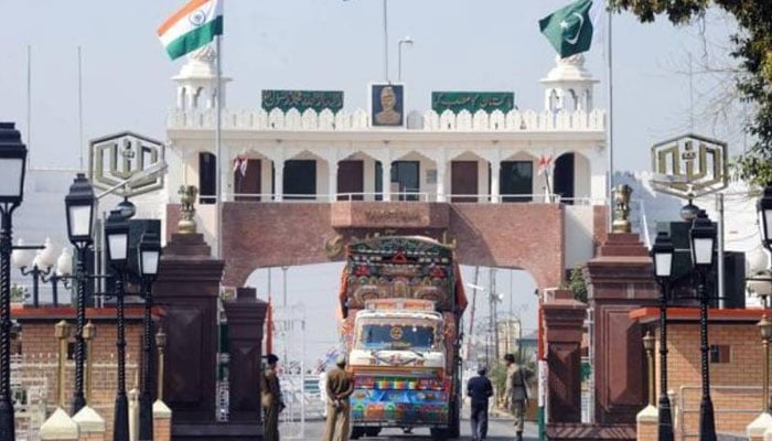 جنگ بندی کے بعد لاہور کے واہگہ بارڈر پر افغان ٹرانزٹ ٹریڈ کا آغاز