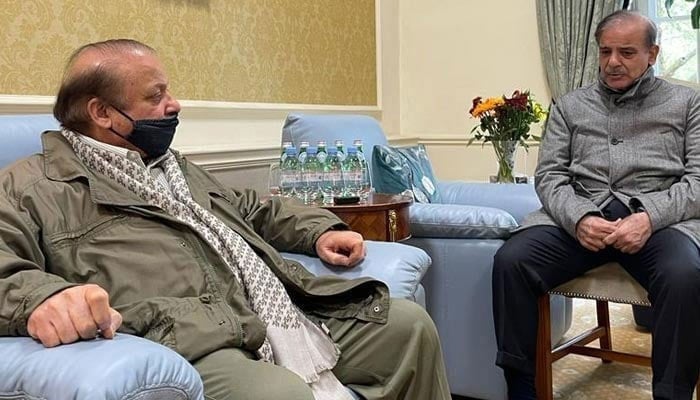 مسلح افواج نے دشمن کو شکست دیکر قوم کا وقار بلند کیا، وزیراعظم کی نواز شریف سے گفتگو