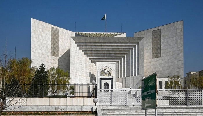 سپریم کورٹ کے آئینی بنچ میں تین متفرق درخواستوں کی سماعت اور فیصلے کاامکان