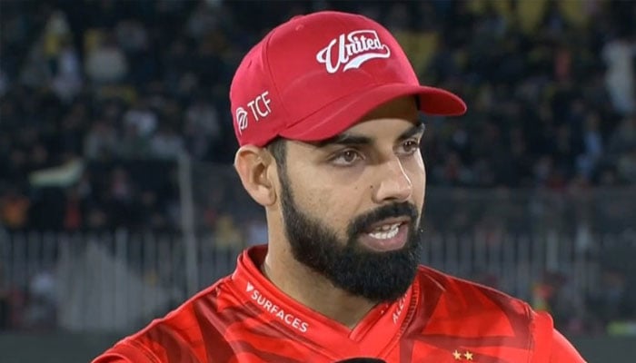 شاداب کا بیٹ اور بال سے دہرا وار، اسلام آباد کا کراچی پر غلبہ برقرار، لیگ میں دوسری پوزیشن