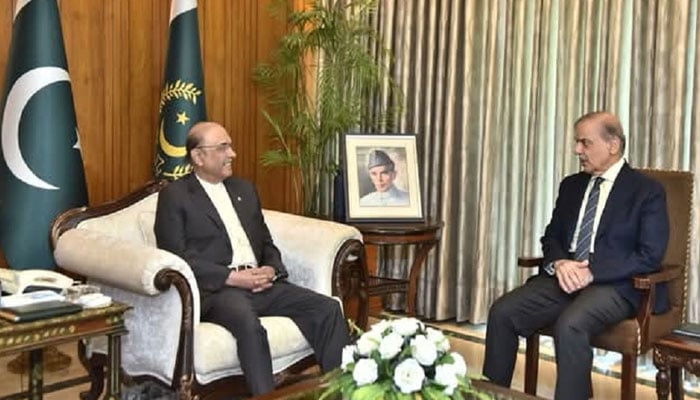 وزیراعظم کی صدر سے ملاقات، جنرل عاصم کی ترقی پر اعتماد میں لیا