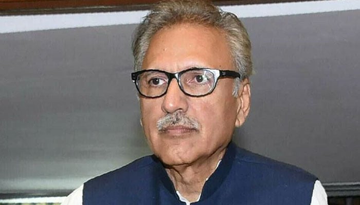 سابق صدر علوی و اہل خانہ کے بینک اکاؤنٹس منجمد، FIA، بینکوں کو نوٹس