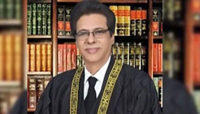 ٹرانسفر کیس، ججز کا تبادلہ صدر مملکت کا آئینی اختیار ہے، جسٹس مظہر