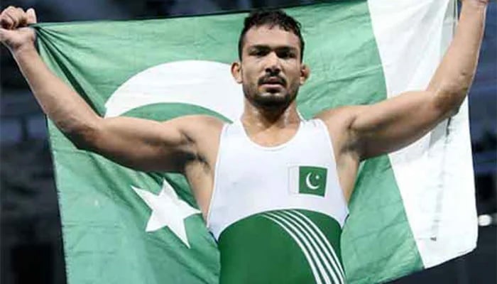 انعام بٹ کروشیا اور اٹلی جائیں گے